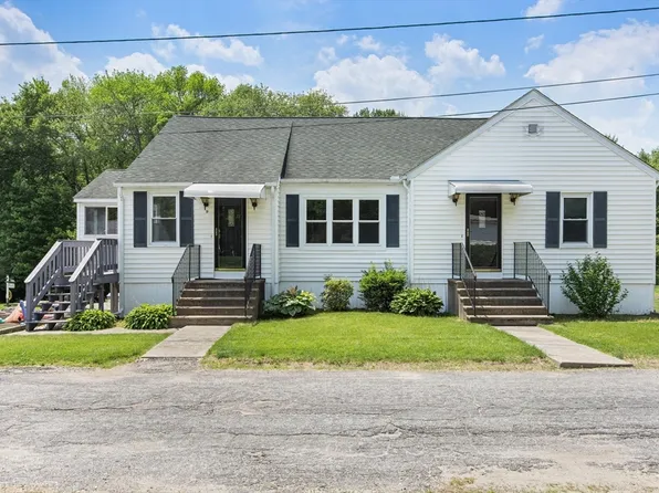 10 Hazel Plz, Uxbridge, MA 01569