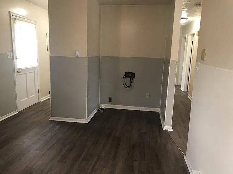 1924 Leitner Ct — Photo 2
