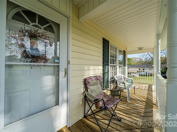 3rd image of 701 Walker Dr