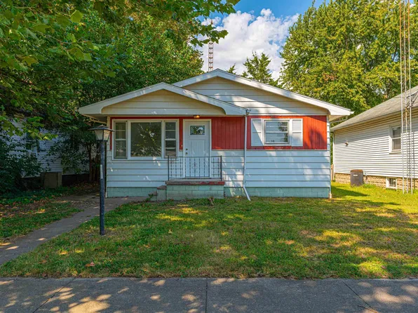 1107 N McLean St, Lincoln, IL 62656