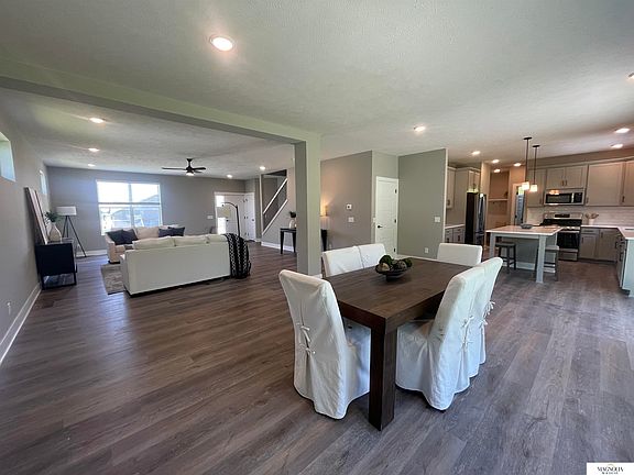 4th image of 18528 Olive Cir