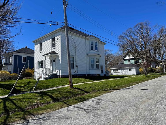 3rd image of 48 Albert St