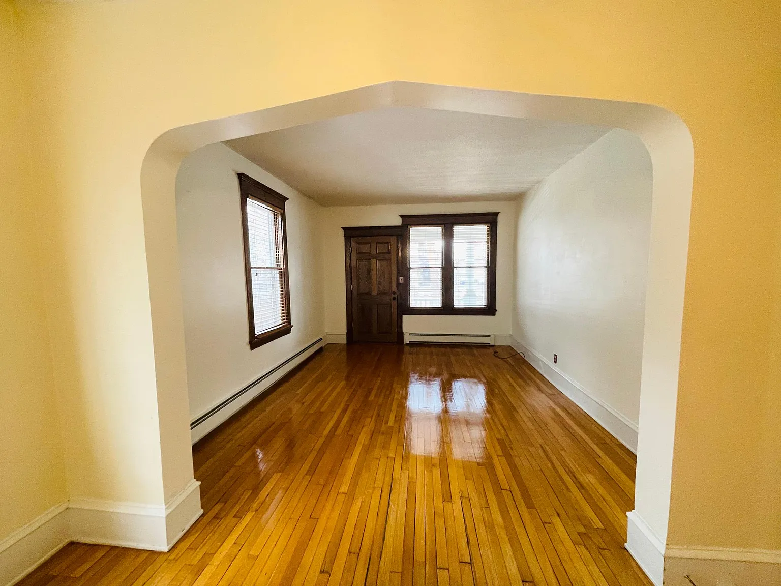 2 bed, 1000 sqft, $1,500 — Photo 2