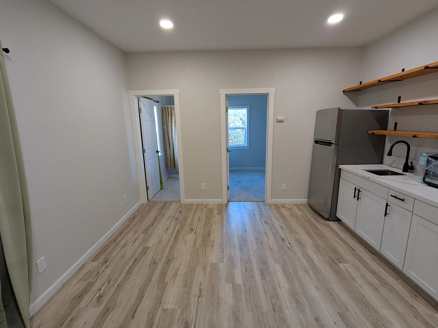 1 bed, 340 sqft, $900 — Photo 1