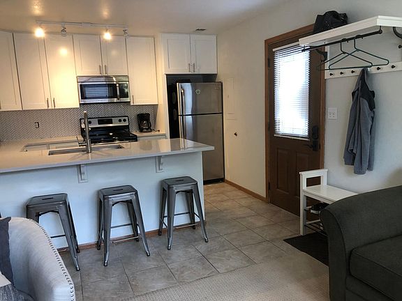 4th image of 112 Village Point Dr