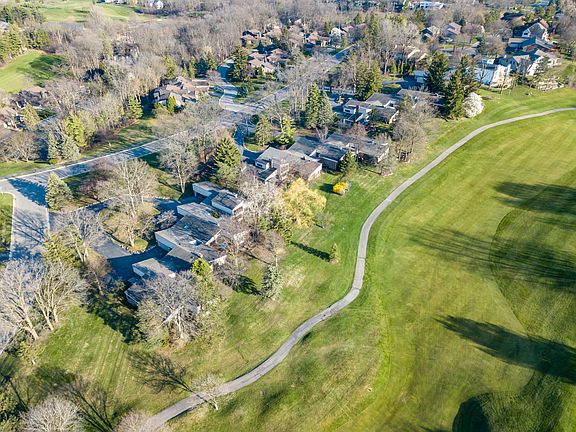 4th image of 4240 Wabeek Lake Dr S