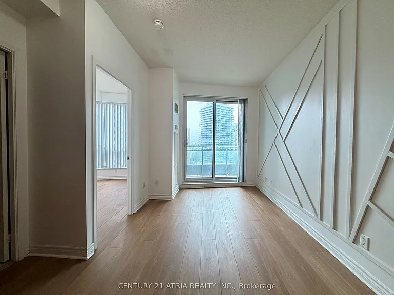 18 Holmes Ave #1006 — Photo 7