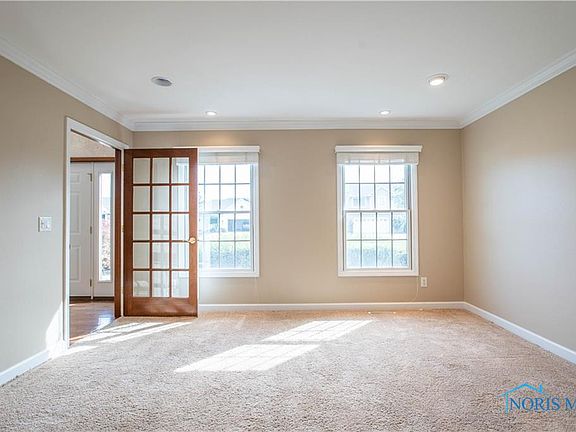 5th image of 402 Arrowhead Dr