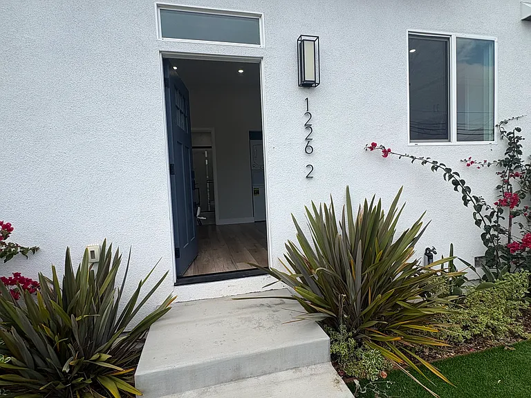 1226 Fern Ave #2 — Photo 4
