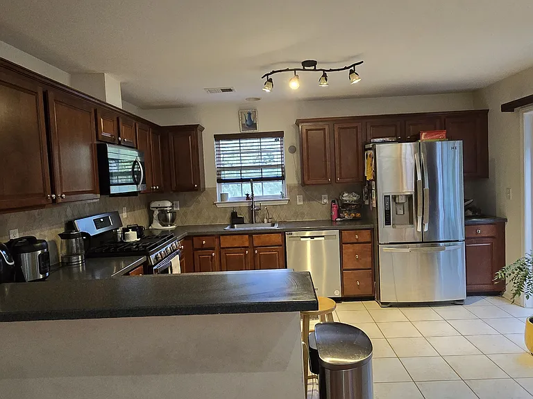 222 Fountayne Ln — Photo 10