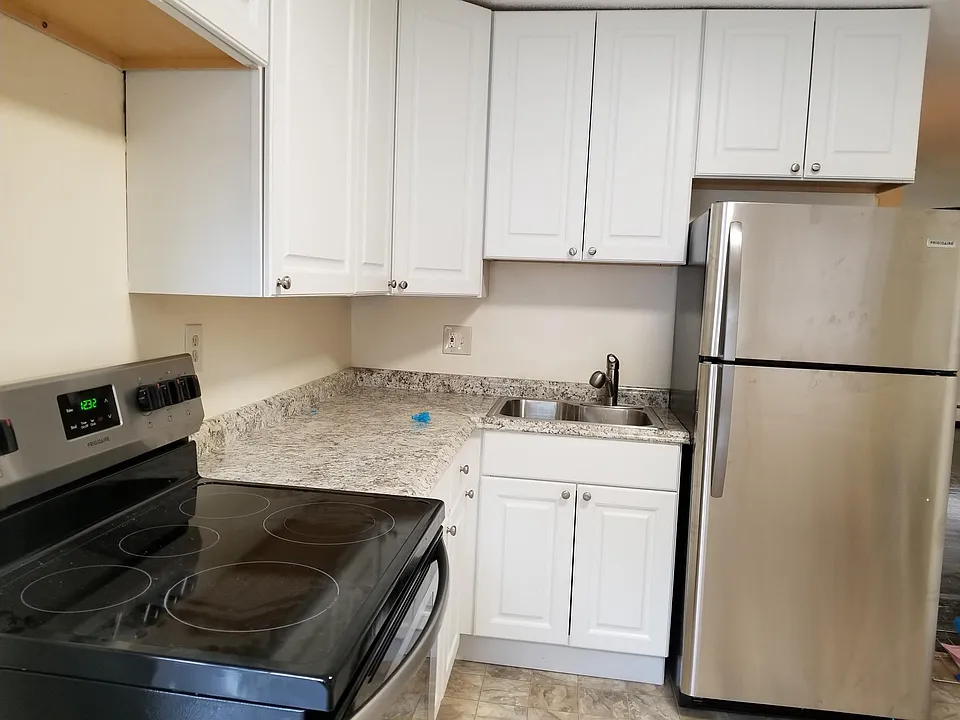 74 Fowler St #2R