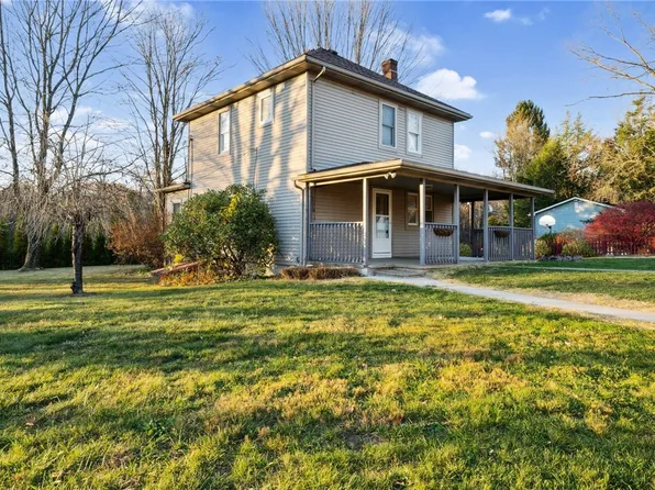 101 Kalmar Way, Jeannette, PA 15644