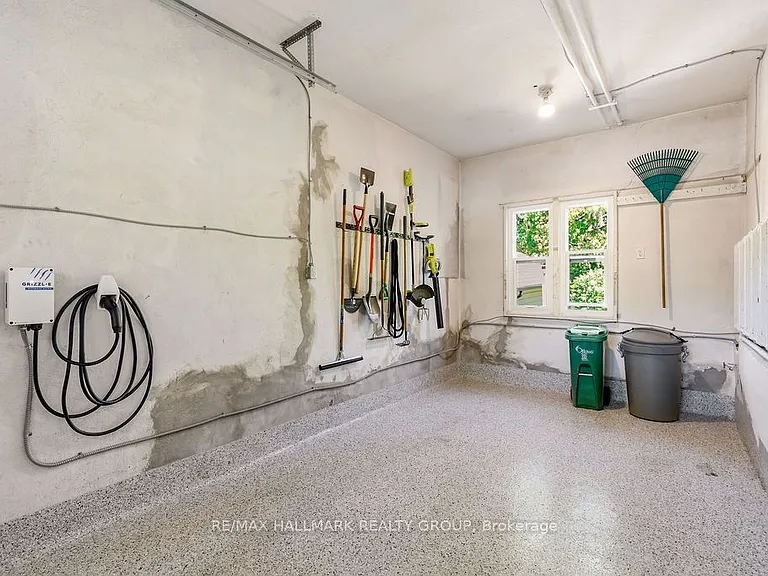 379 Hamilton Ave S — Photo 41