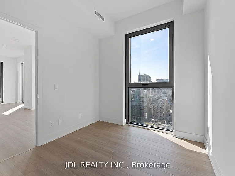 8 Cumberland St #2103 — Photo 22