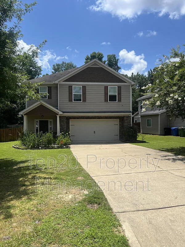 4 bed, 2.5 bath, 2433 sqft, $2,500 — Photo 1