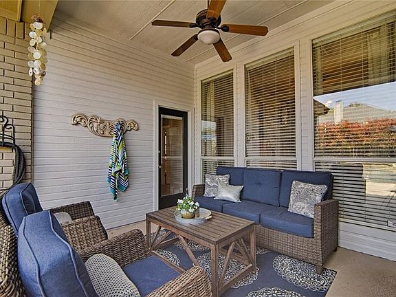 3rd image of 8161 Vine Wood Dr