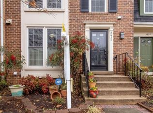 5624 Ridge View Dr, Alexandria, VA 22310