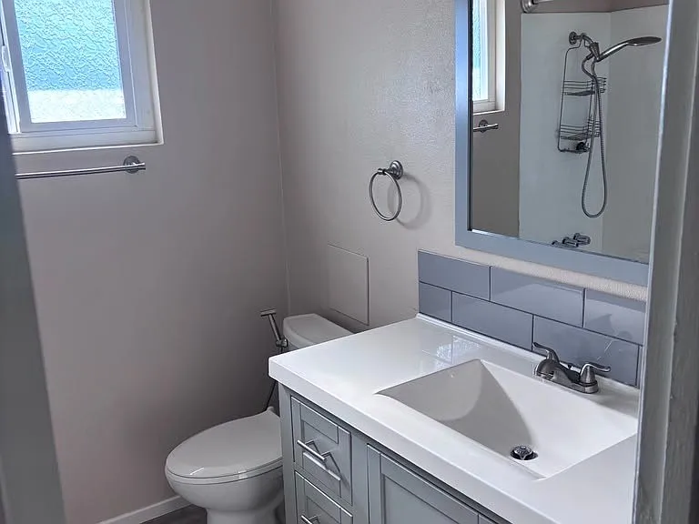 2447 Grove Ave — Photo 8