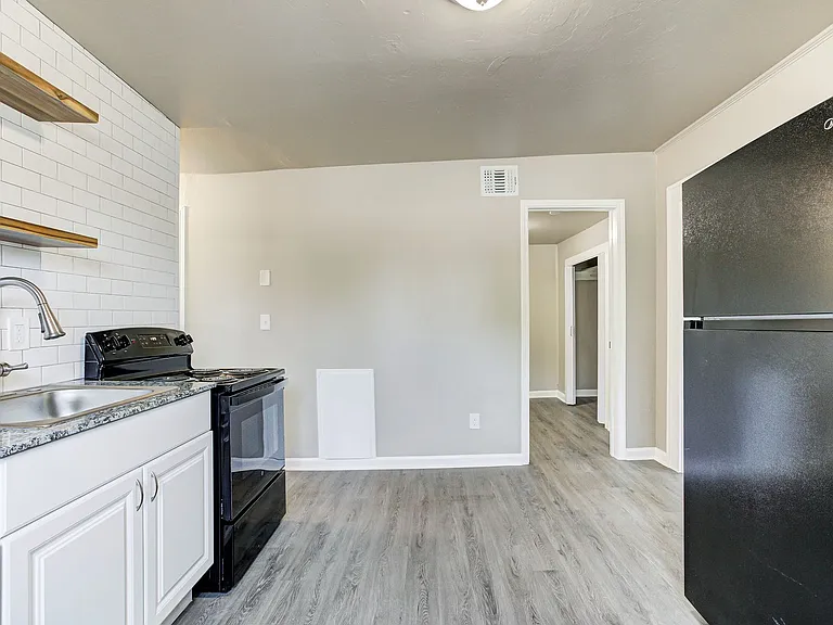 1919 NW 11th St #4D — Photo 20