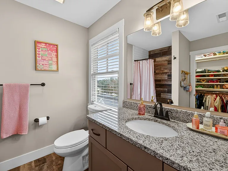 605 W End Cir — Photo 31