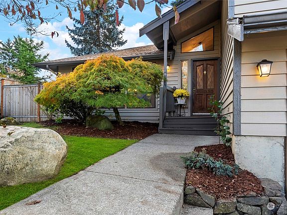 4th image of 3010 31st Avenue SE