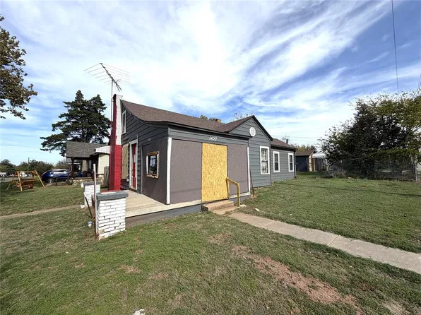 1427 S 14th St, Chickasha, OK 73018