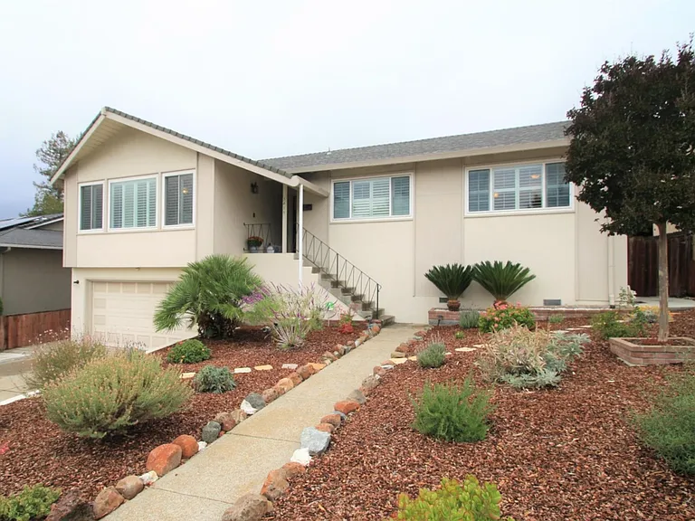 3415 Grasswood Dr — Photo 38