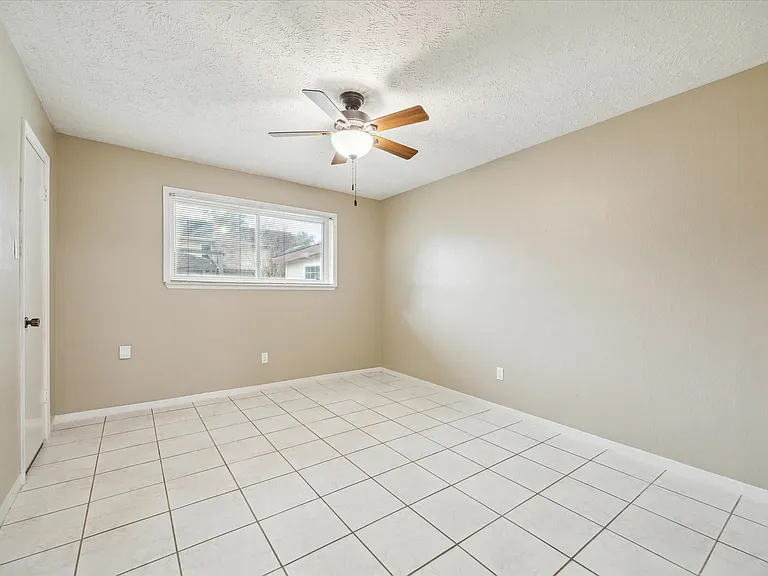21423 Park Valley Dr — Photo 17
