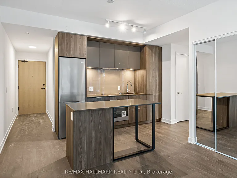 130 River St #505 — Photo 13