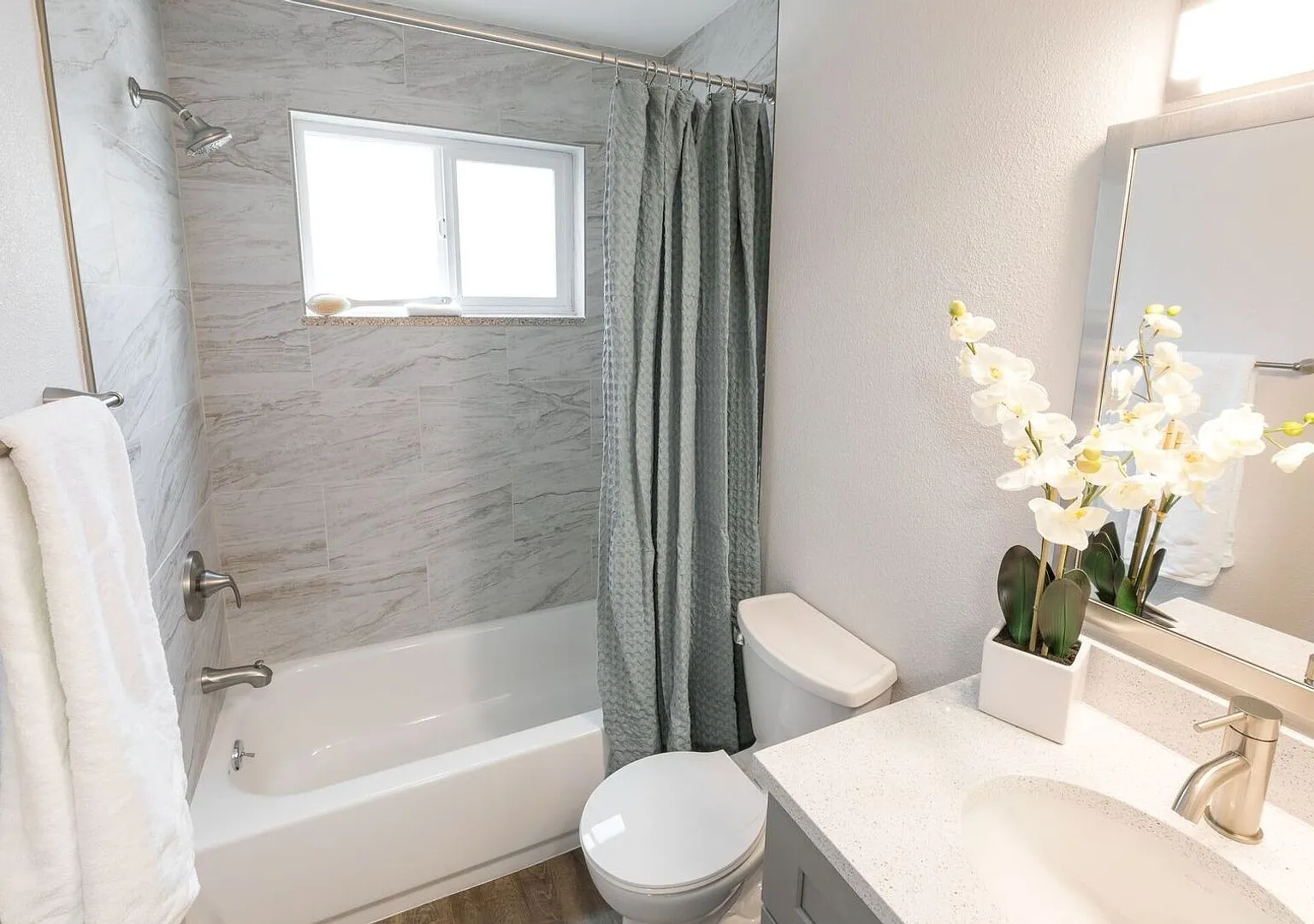 Windsong Apartments — Photo 2