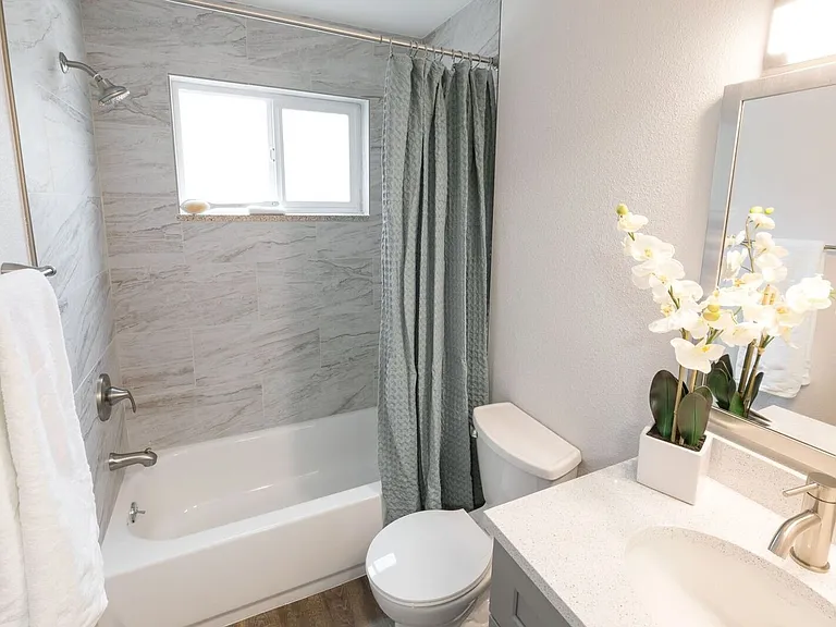 Windsong Apartments — Photo 30