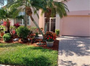 426 NW Springview Loop, Port Saint Lucie, FL 34986