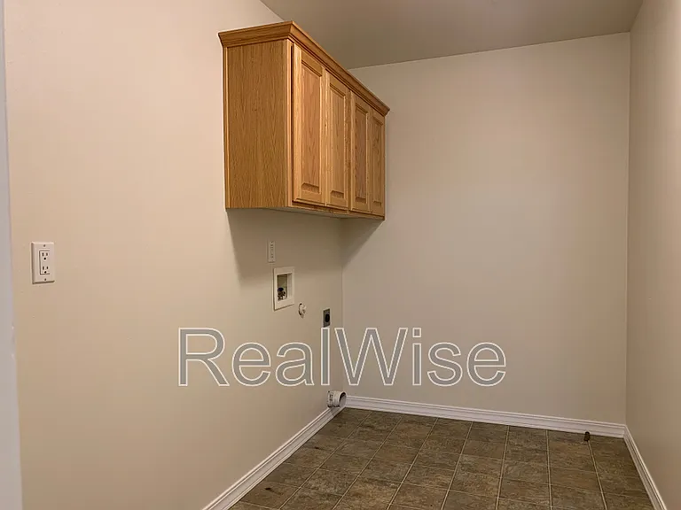 1675 George Tweed Blvd — Photo 11