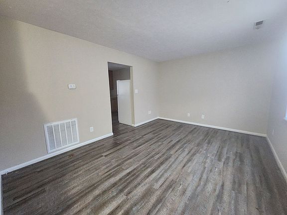 4th image of 127 & 144 Country Village Ln #144-119