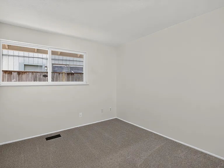 3470 NW Park View Dr — Photo 18