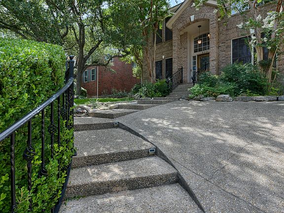 2nd image of 922 Riverstone Dr