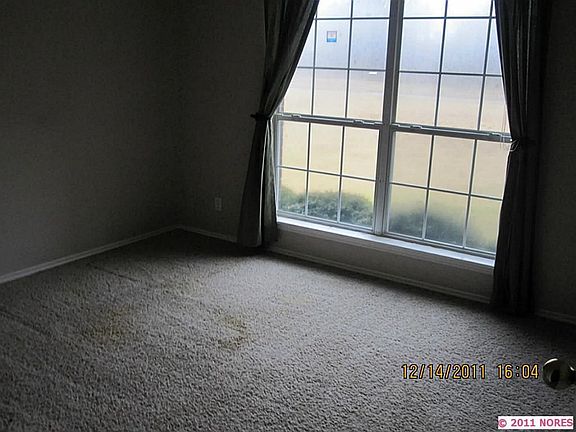 5th image of 25555 Briar Dr