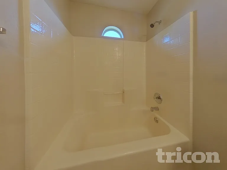 1625 Emily Ln — Photo 11