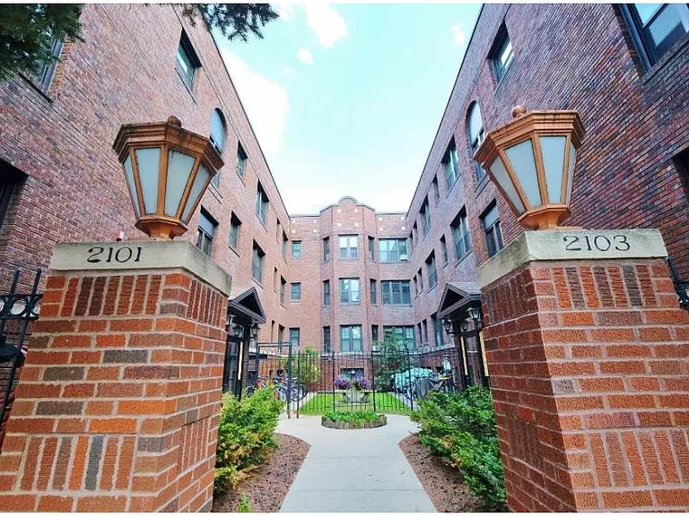 Garfield Court Apartments — Photo 44