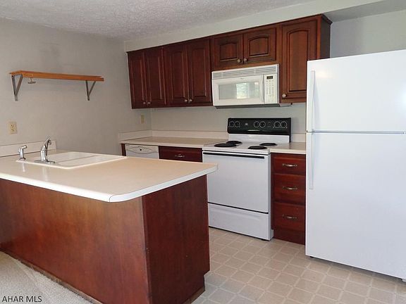 3rd image of 334 Townhouse Dr