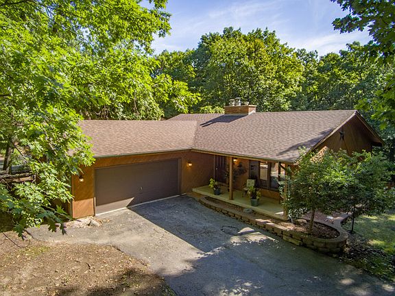 3rd image of 1415 West Dr
