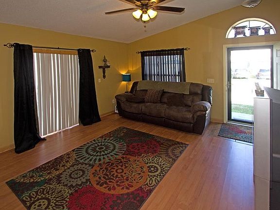3rd image of 7814 Brockwood Cir