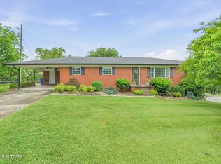 9402 Johnson Rd, Strawberry Plains, TN 37871