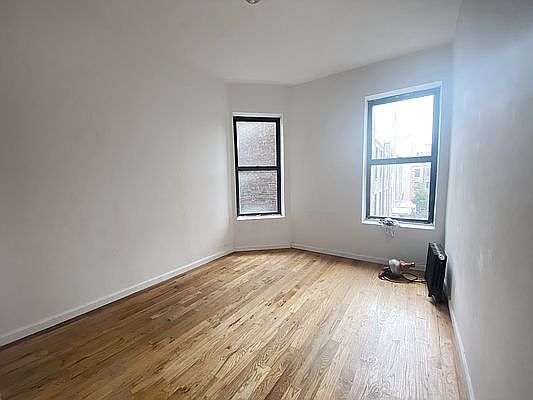 2nd image of 98 Morningside Ave #32