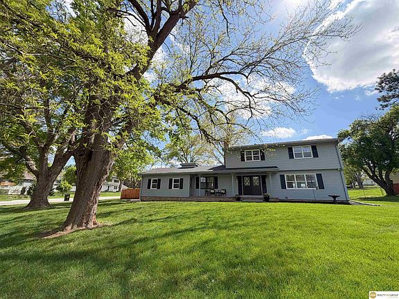 2nd image of 1016 Meadow Rd