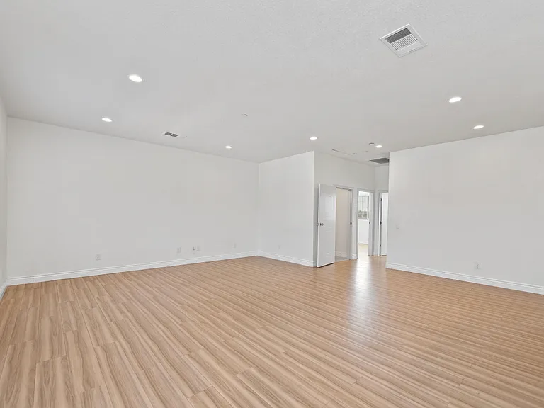 1755 Heywood St — Photo 3