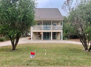 125 Ridgewood Dr, Pass Christian, MS 39571