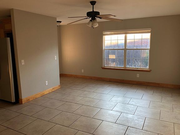 4th image of 1810 8th Ave APT B