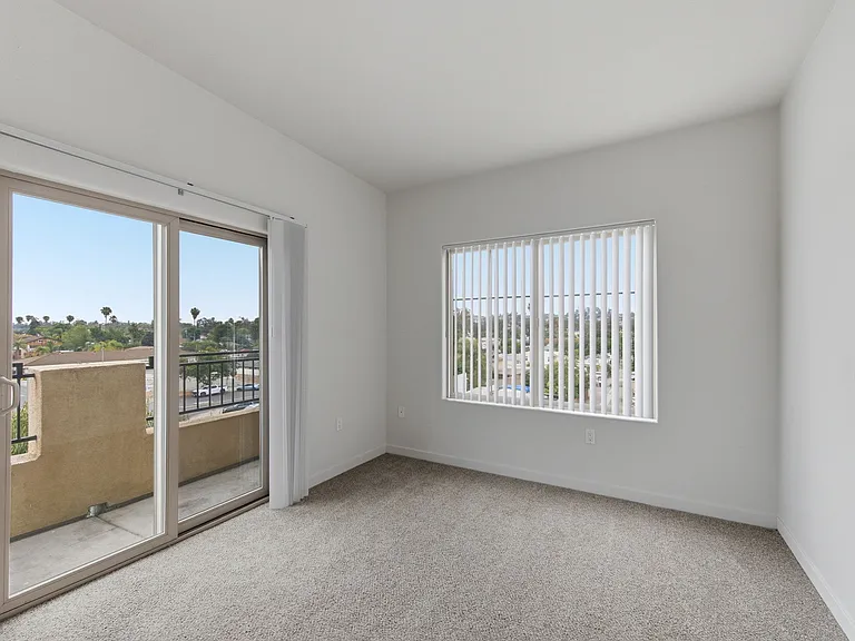 City Plaza Apartments — Photo 5