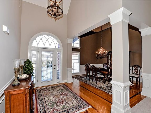 4th image of 2441 Floral Valley Dr